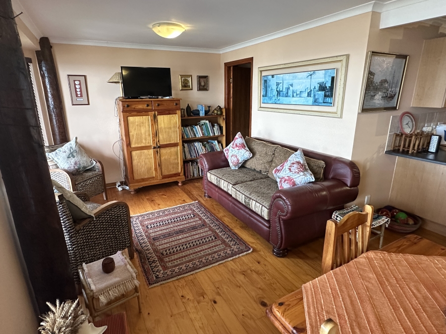 6 Bedroom Property for Sale in Outeniqua Strand Western Cape